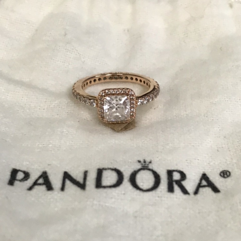 Pandora Ring